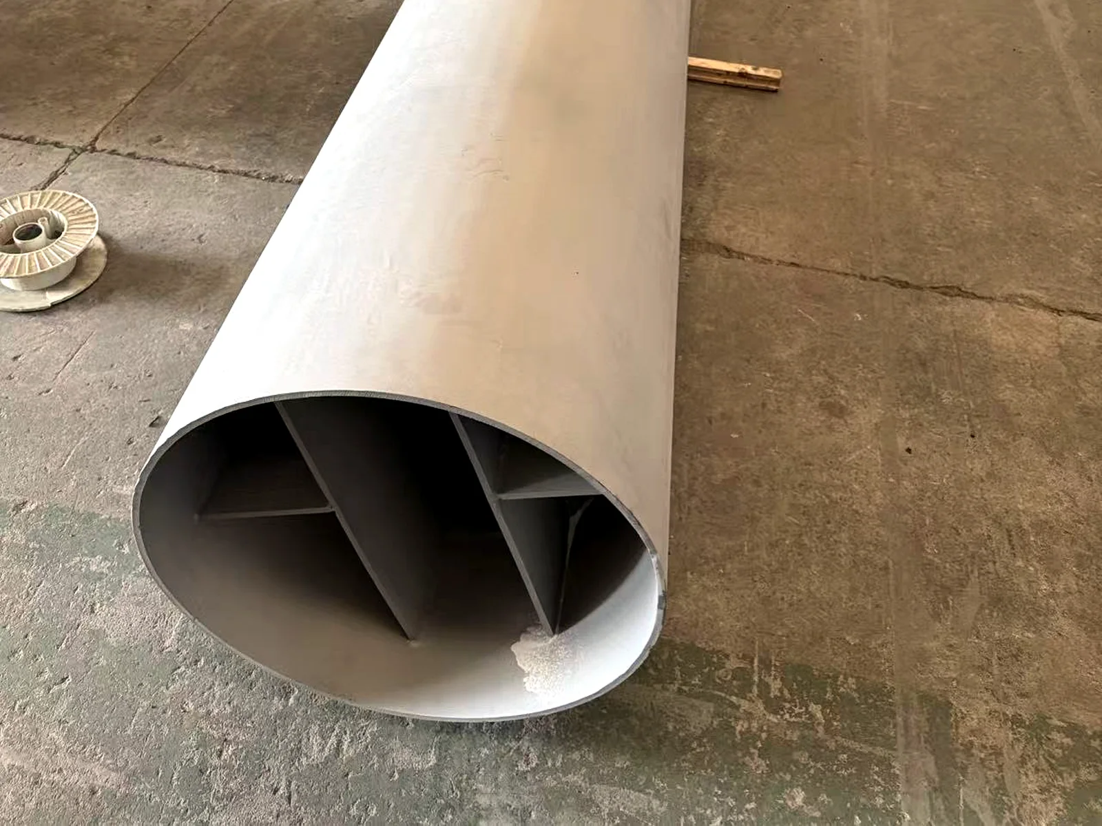 Real stainless steel prefabricated assembly with internal supports in the NOKX workshop